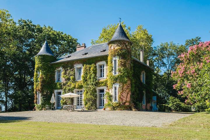 Château pour 16 personnes, avec terrasse et jardin, animaux acceptés dans les Landes