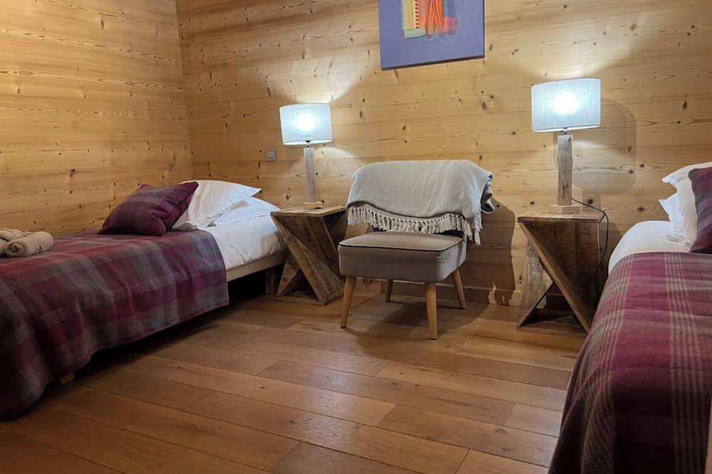 1/2 chalet tout confort avec jacuzzi in Notre-Dame-de-Bellecombe, Région d'Albertville