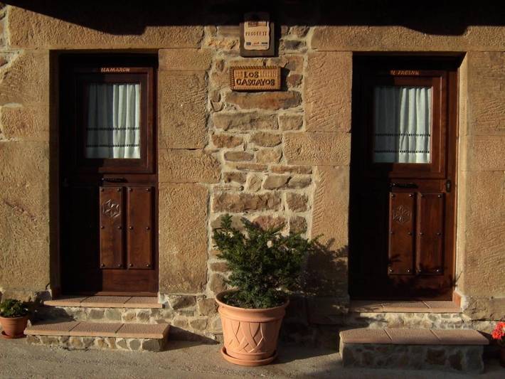 Casa rural para 6 personas, con jardín además de vistas al lago y vistas, Se admiten mascotas en Parque Natural de Redes - 3