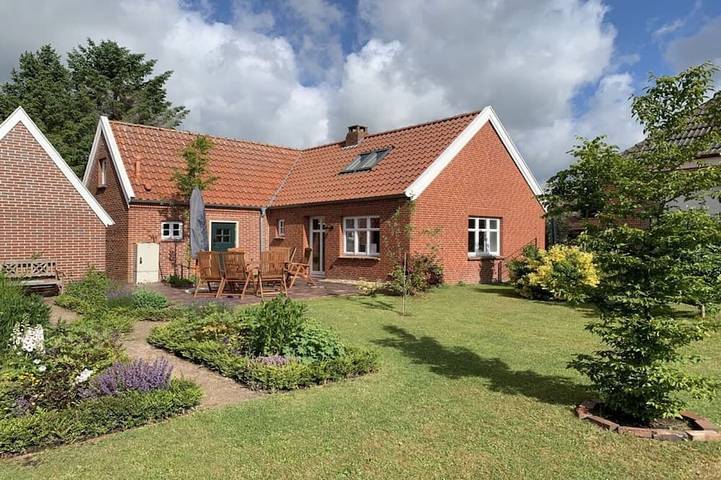 Ferienhaus für 6 Personen, mit Terrasse in Hinte