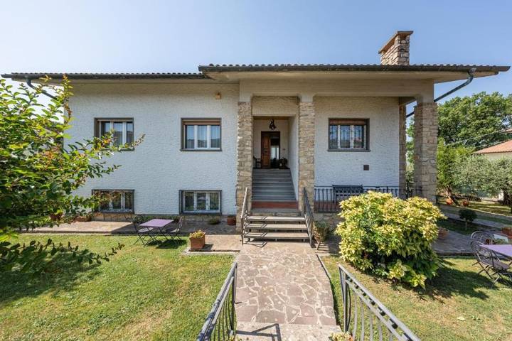 Appartement de vacances pour 7 personnes, avec piscine ainsi que jardin et vue - 1