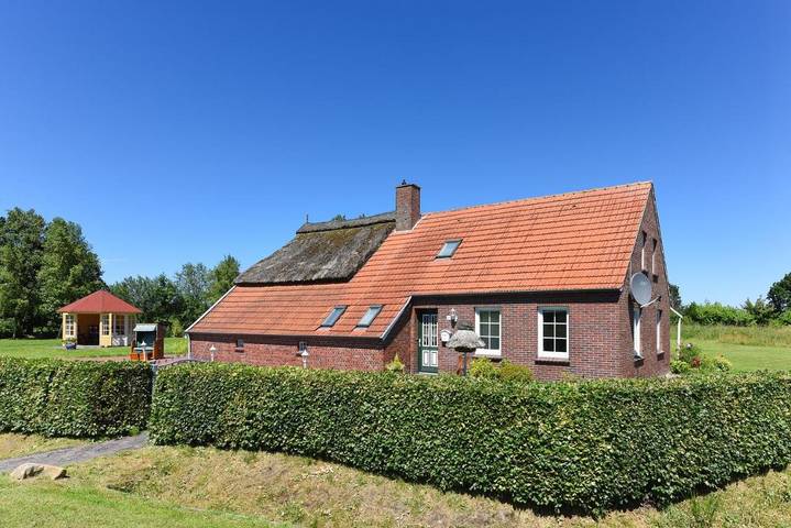 Ferienwohnung für 4 Personen, mit Terrasse und Garten sowie Ausblick