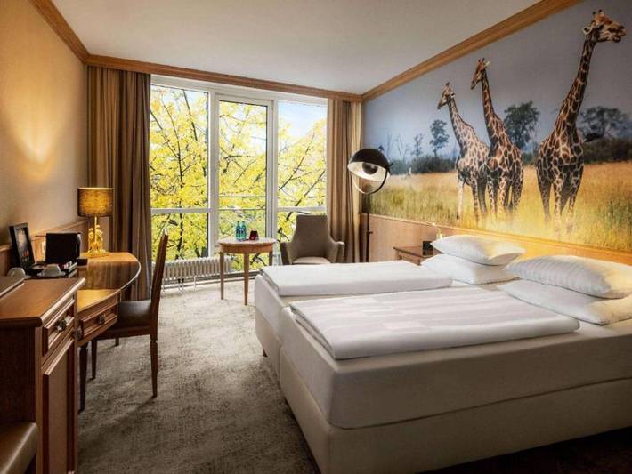 Entire apartment, Sunday Hotel & Suites Leipzig - Comfort Twin Room in Leipzig-South, Leipzig