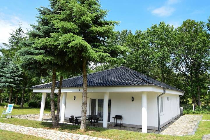Bungalow für 5 Personen, mit Terrasse und Garten in Polen