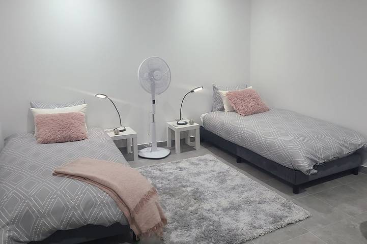 Appartement entier, Studio indépendant proche aéroport d'Orly et Paris in Athis-Mons, Essonne