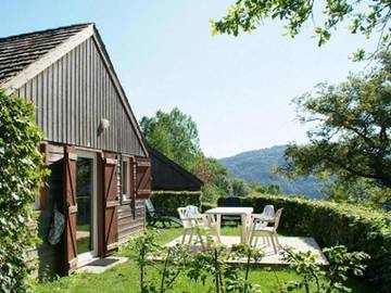 Chalet pour 4 Personnes dans Thérondels, L'Aubrac, Photo 1