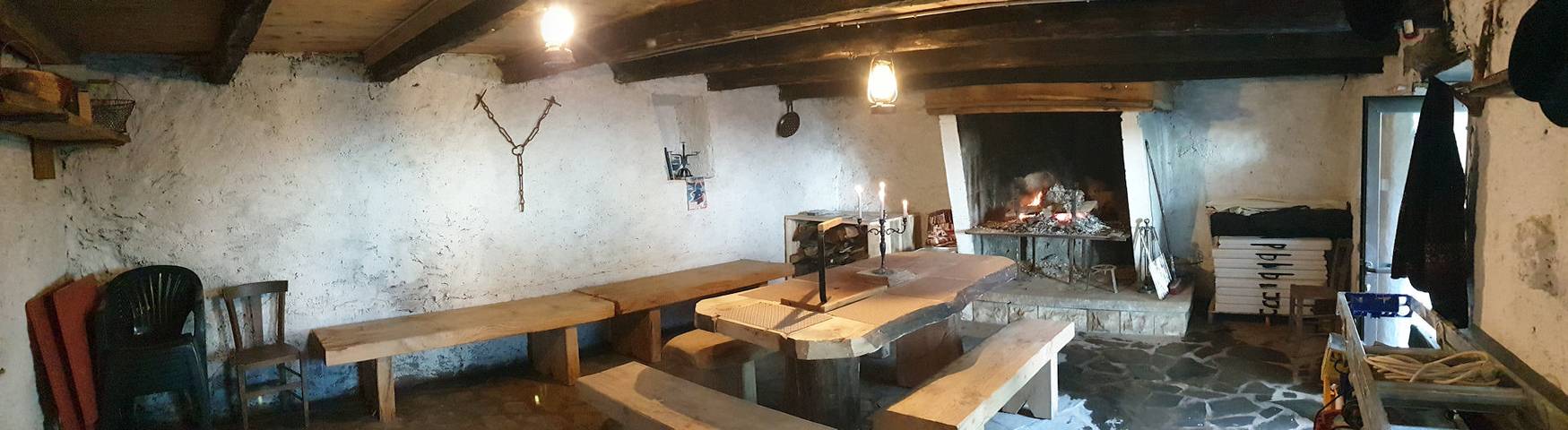 Gîte pour 15 personnes, avec jardin dans L'Aubrac - 4