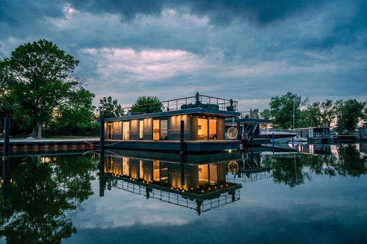Boot für 6 Personen, mit Whirlpool und Terrasse sowie Ausblick auf Rügen
