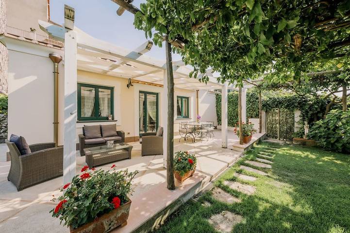 Villa für 5 Personen, mit Terrasse und Garten - 1