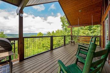 Log Cabin for 4 Guests in Wears Valley, Sevier County, Picture 4