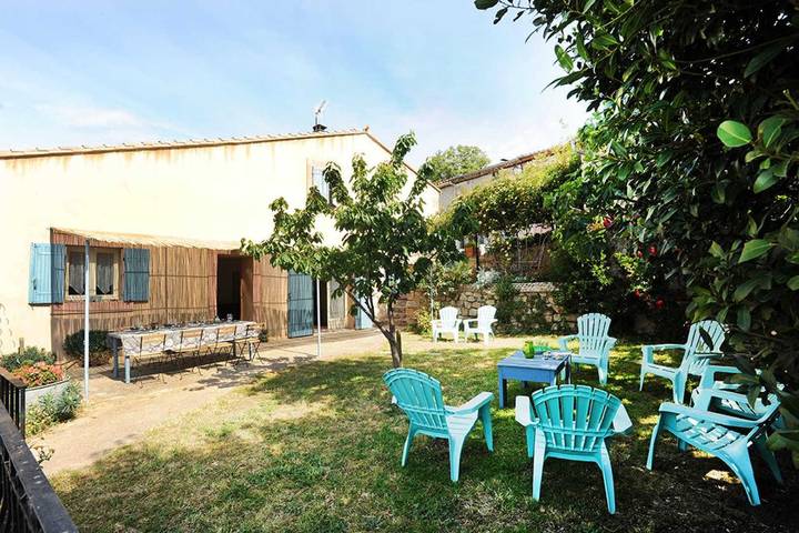 Gîte pour 8 personnes, avec jardin dans l' Aude - 2