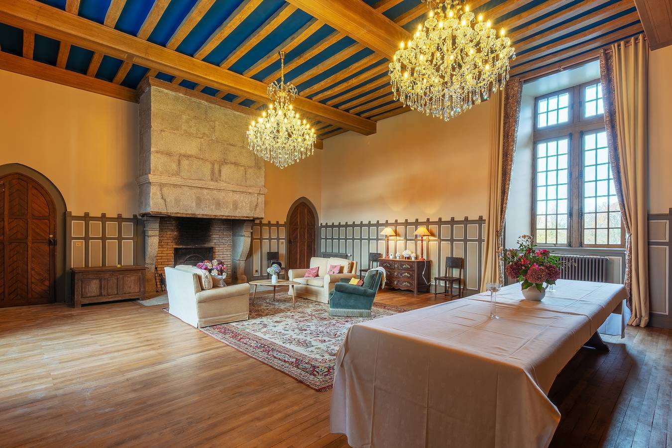 Château de Marigny - Piscine Privée, 8000m2 Jardin in Alexain, Mayenne