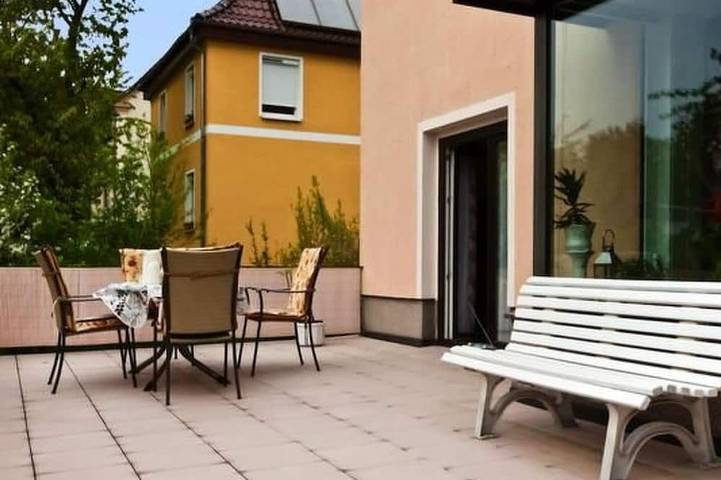 Ferienwohnung für 3 Personen, mit Terrasse und Garten in Zwickau