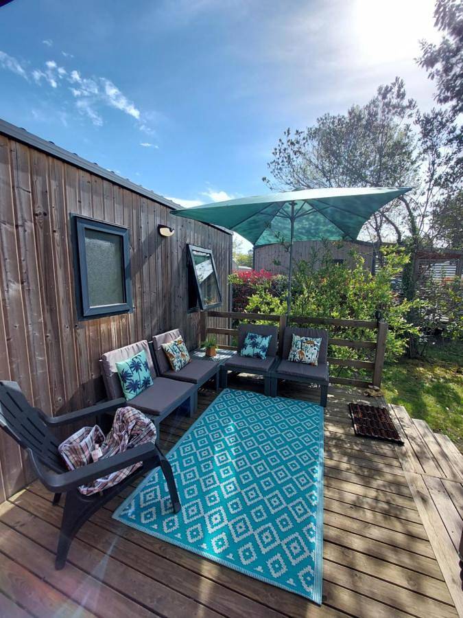 Camping pour 6 personnes, avec Terrasse ainsi que Jardin et Piscine à Biscarrosse