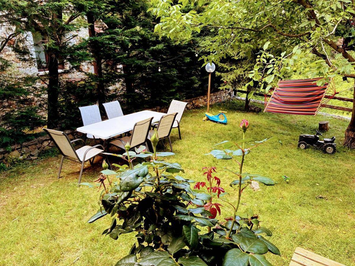 Apartamento entero, Pinecone Lodge, Eptalofos River Garden Chalet in Eptalofos, Región de Phocis