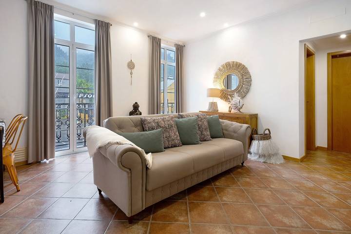 Ganze Wohnung, Ferienwohnung Haus Bali Furnas mit Bergblick, Wlan und Balkon in São Miguel Island, Furnas