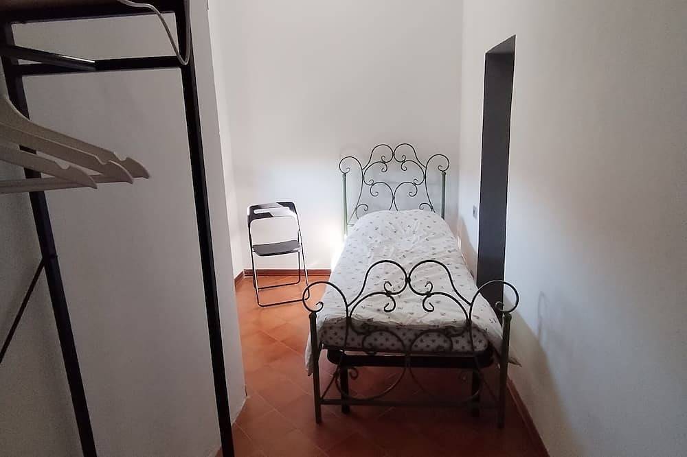 Vacation home \"Il Buen Retiro,\" 15 minutes from the Royal Palace of Caserta. in Bellona, Province de Caserte