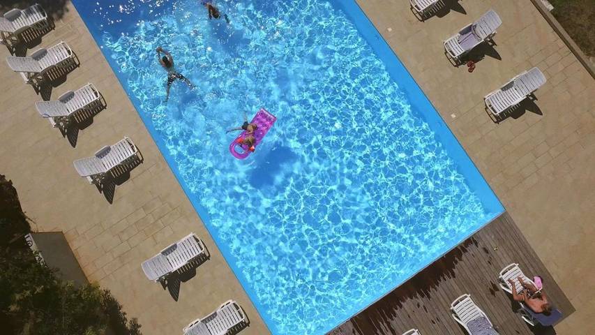 Location de vacances pour 5 personnes, avec piscine ainsi que jardin et vue dans Plage De L Ovu Santu - 2