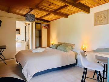 Gîte pour 2 personnes, avec jardin ainsi que vue et balcon dans Vincendo