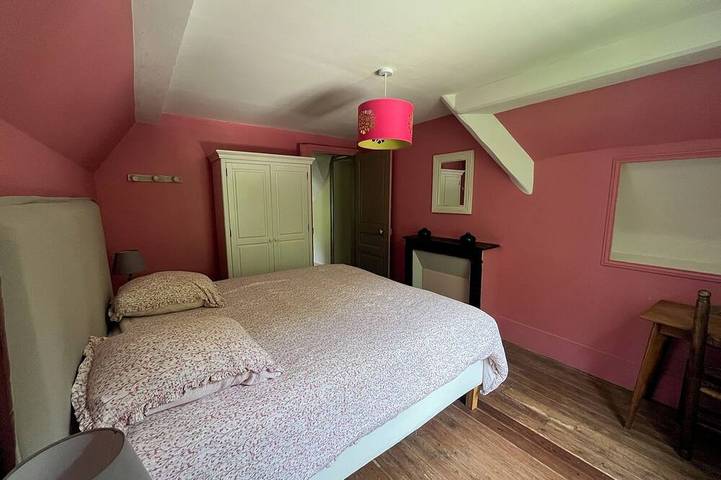 Gîte des 3 chênes : Nichée dans une clairière en plein parc régional du Vexin in Chambly, Oise