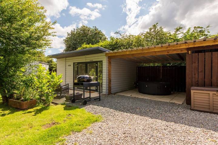 Holiday home for 2 people, with terrace and hot tub as well as garden, with pets - 1
