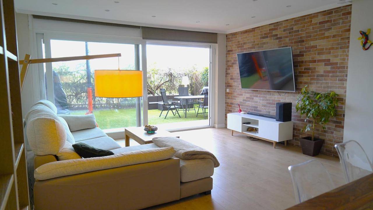 Apartamento entero, Fabulous Apartment with Garden and Parking in Las Rozas, Provincia de Madrid