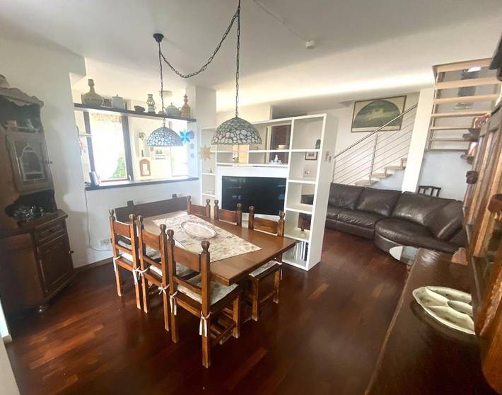 Location de vacances pour 6 personnes, avec vue sur le lac ainsi que jardin et vue à Gavirate - 2