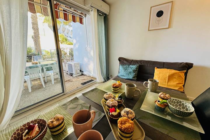 Gîte pour 4 personnes, avec terrasse et jardin, adapté aux familles dans Port Camargue - 4