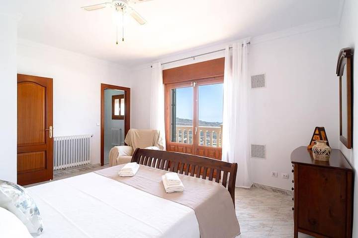 Casa rural para 12 personas, con piscina además de vistas y jardín en Algarrobo - 4