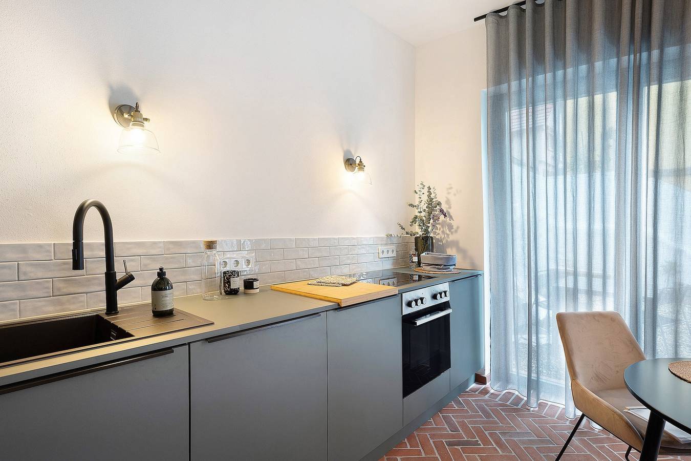 Ganze Wohnung, Ferienwohnung "Altes Pfarrhaus - das Kelterhaus" mit Gemeinschaftsterrasse und Wlan in Gleisweiler, Südliche Weinstraße