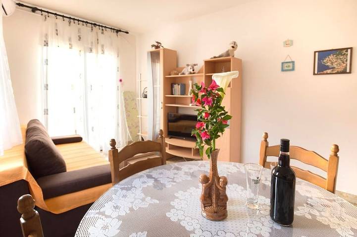 Ganze Wohnung, 1-Zimmer-Ferienwohnung am Strand Vis in Vis Stadt, Vis (Dalmatien)