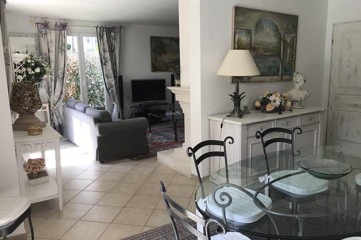 Location de vacances pour 8 personnes, avec jardin dans Golf de Pont Royal - 4