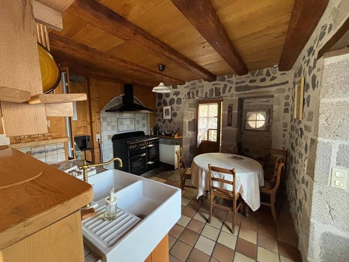 Location de vacances pour 6 personnes, avec terrasse dans Office De Tourisme Du Pays De Murat Sud Auvergne - 4
