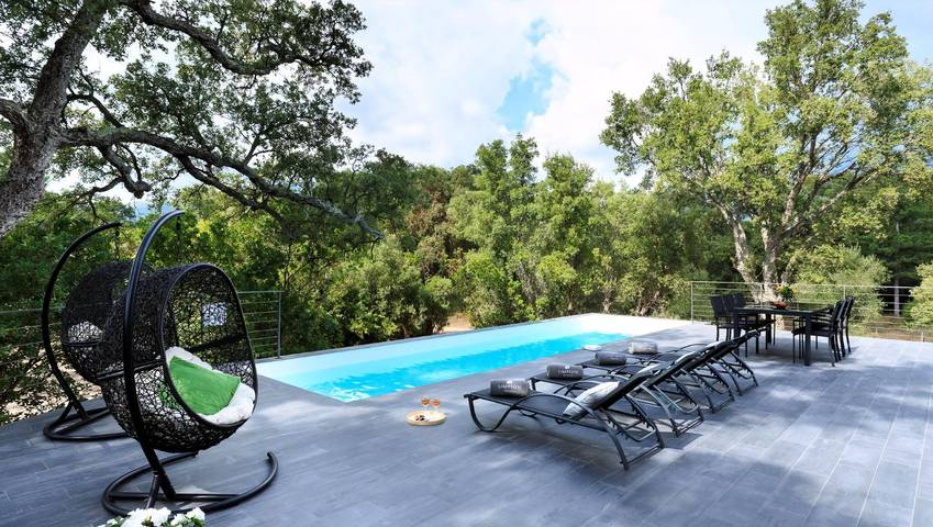 Location de vacances pour 6 personnes, avec piscine ainsi que terrasse et jardin à Pianottoli-Caldarello - 4