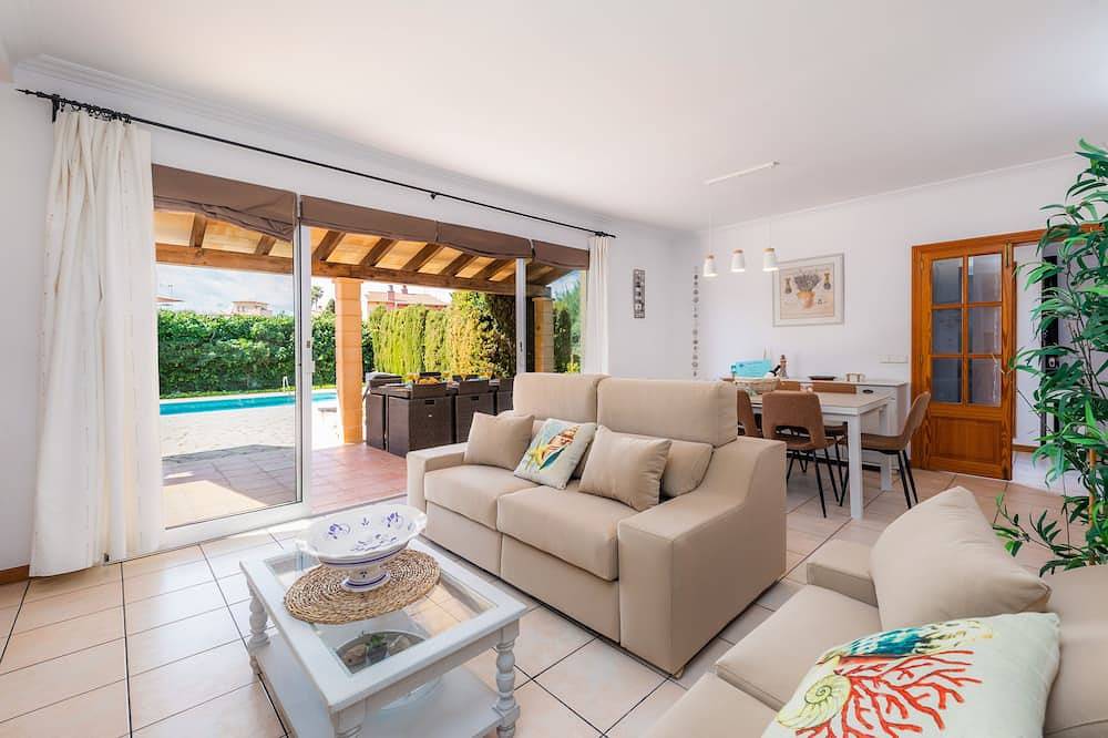 Luxus-Villa mit eigenem Pool 5 Min. Beach, komplett ausgestattet. in Sa Coma, Sant Llorenç des Cardassar