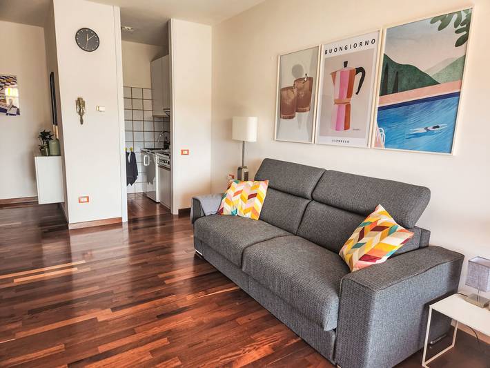 Appartamento intero, By the lake in Lesa, Lago Maggiore (Piemonte)