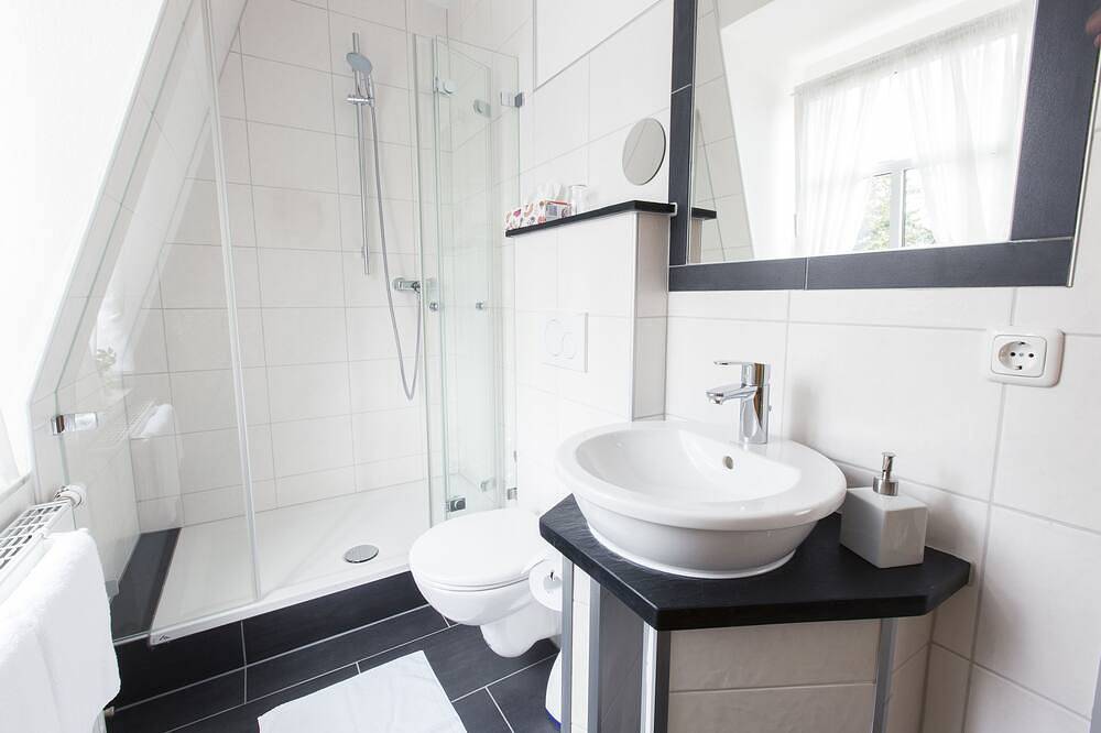 Einzelzimmer Ensuite Dusche in Bad Steben, Landkreis Hof
