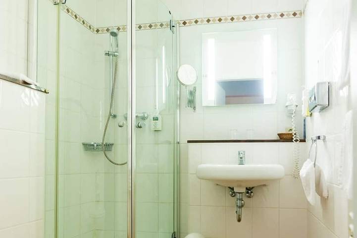 Ganze Wohnung, Economy-Zimmer*** in der Dependance Haus Schorfheide (Doppelzimmer) in Groß Dölln, Templin