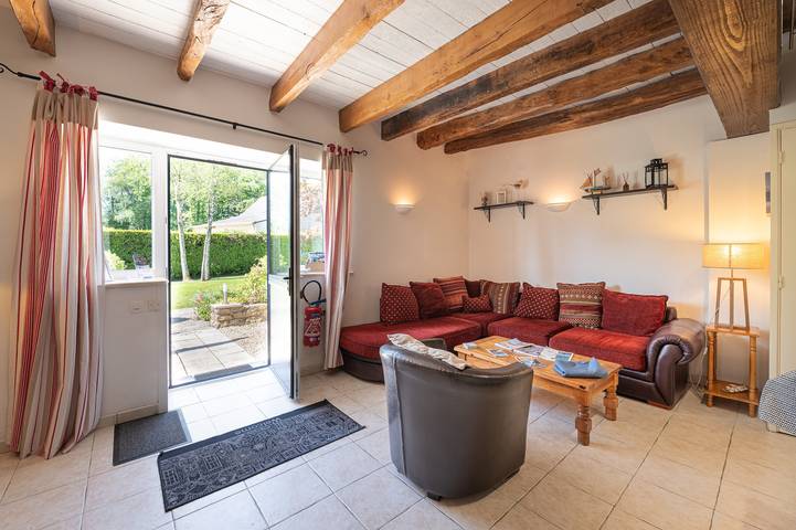 Cottage 'Domaine De Lestroué - Île D'arz' with Shared Pool, Private Terrace and Wi-Fi in La Vraie-Croix, Vannes region