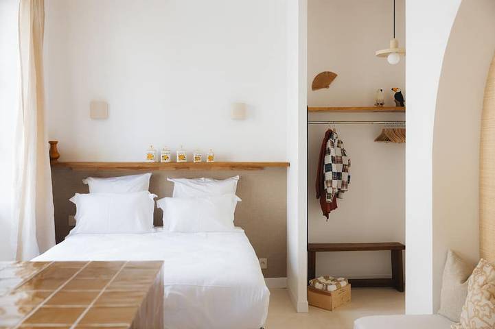 Gîte pour 3 personnes, avec jardin ainsi que terrasse et piscine à Saint-Seurin-de-Cadourne - 2