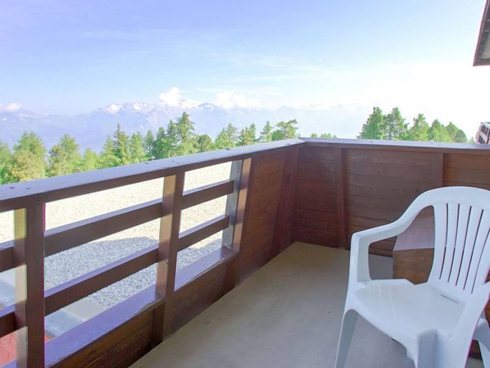 Ferienwohnung für 4 Personen, mit Balkon und Garten sowie Pool im Wallis
