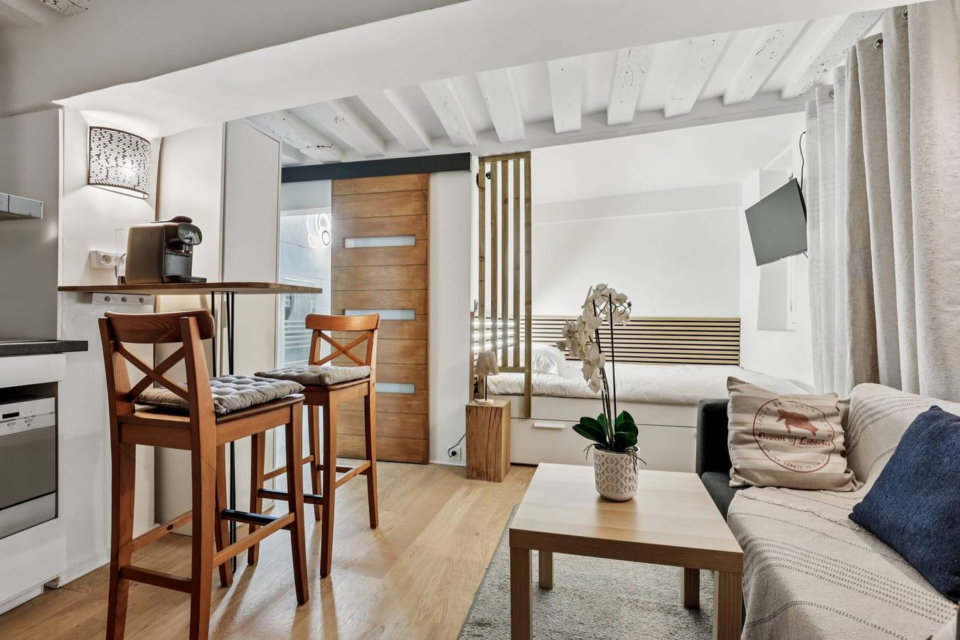 Appartamento intero, Studio Herold - Place de Victoires in 1st Arrondissement, Parigi