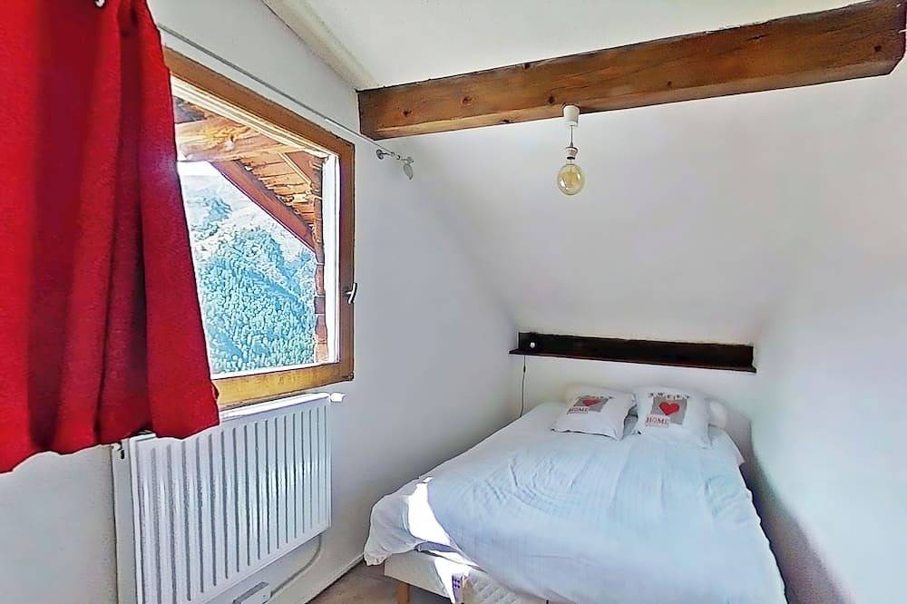 Casa 2040 Family-Friendly Chalet Saint-Véran in Saint-Véran, Queyras