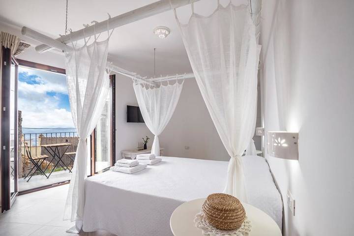 B&b per 3 persone, con terrazza in Baunei