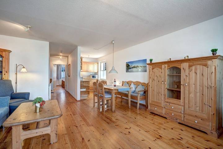 Apartamento entero, Haus Rolandseck, Whg. 03: 100 m zum Strand in Bansin mit WLAN & Parkplatz in Bansin, Heringsdorf