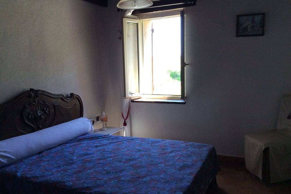 Rustic cottage 8km from Monpazier in Belvès, Dordoña