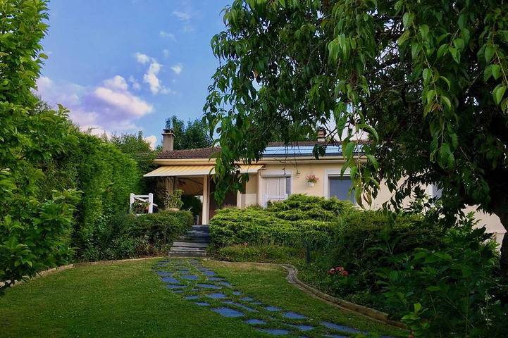 Gîte pour 6 personnes, avec jardin et jacuzzi à Fossemanant