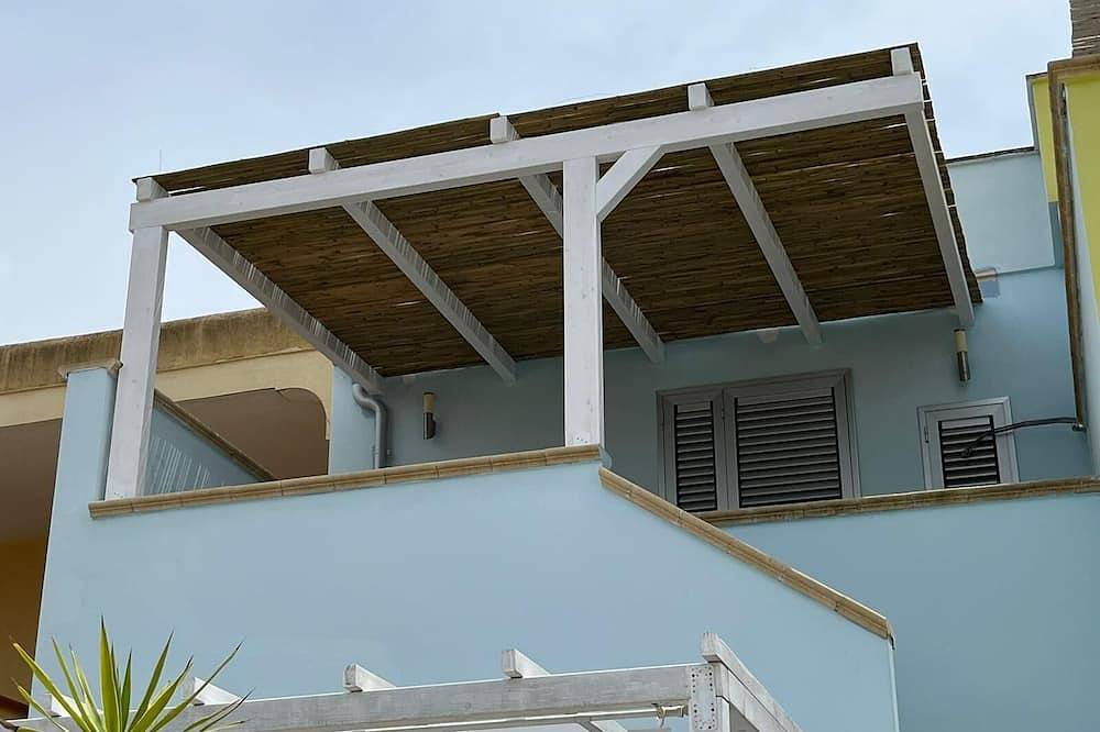 Entire apartment, Relaxation in Lido Marini: Terrace and air conditioning in Lido Marini, Gulf of Taranto