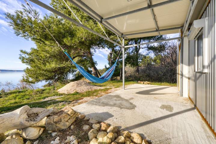 Mobil home pour 3 personnes, avec balcon ainsi que jardin et sauna, adapté aux familles dans Région de Zadar - 2