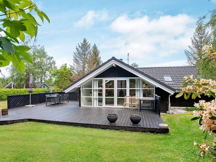 Ferieudlejning for 6 personer, med Terrasse i Marielyst